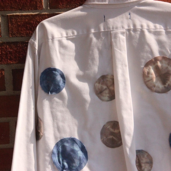 Simple Abstract Button Down - Picture 5 of 5